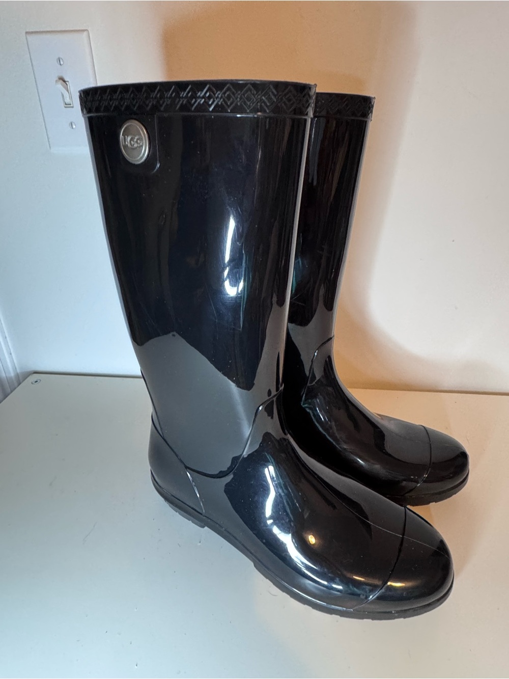 New Women’s Ugg Shaye Black Glossy Finish Tall Rubber Rain Boots Size 9, New